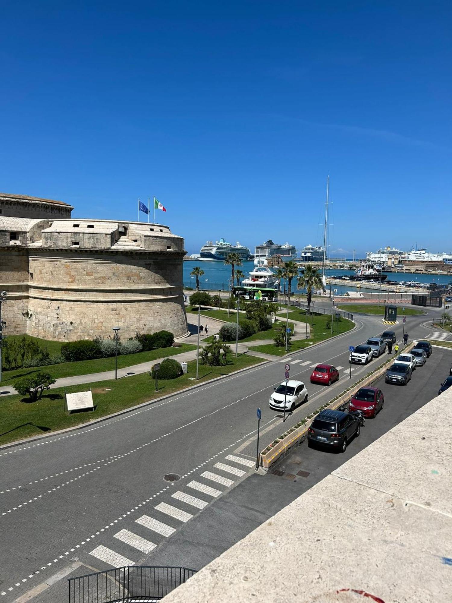 Casa Leandra Apartment Civitavecchia Bagian luar foto